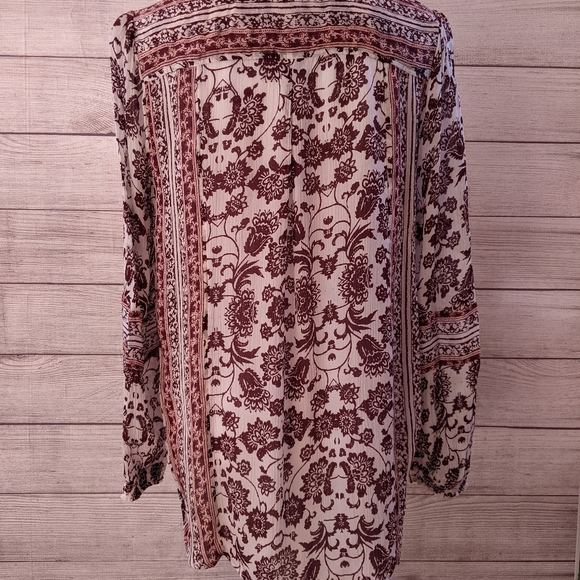 Lucky Brand Top size Large, white and red floral - Picture 3 of 14